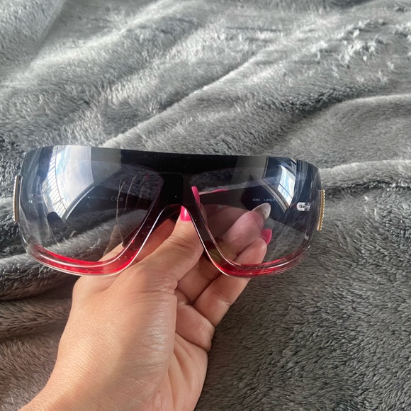 Chanel ombre black&red sunglasses with Swarovski crystals - Picture 4 of 5